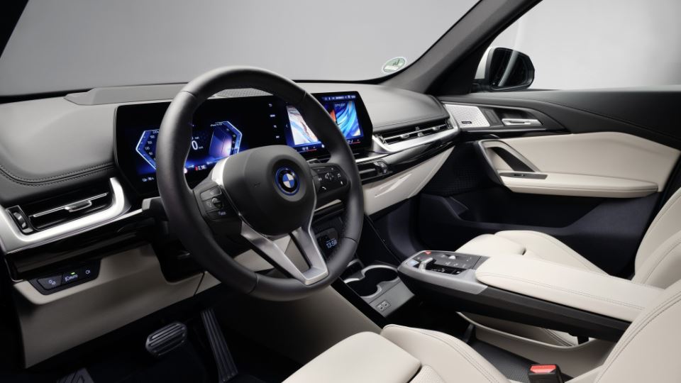 بامو iX1 eDrive20