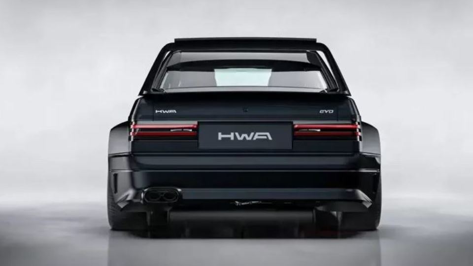 HWA EVO تولد دوباره مرسدس 190E