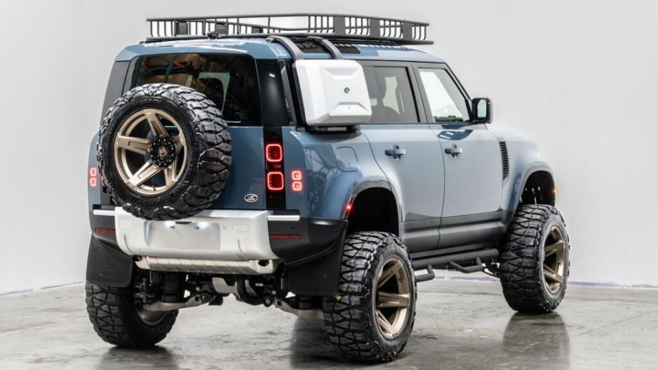 آپوکالیپس 6x6 لندرور دیفندر