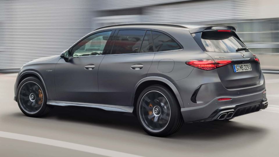 مرسدس - آامگ GLC63 S E پرفورمنس