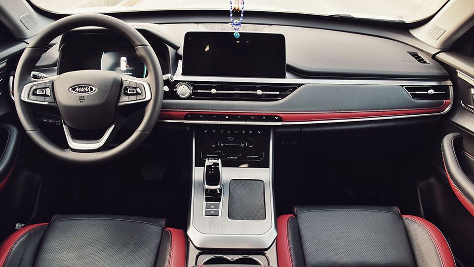 کابین و امکانات ام وی ام X55 پرو