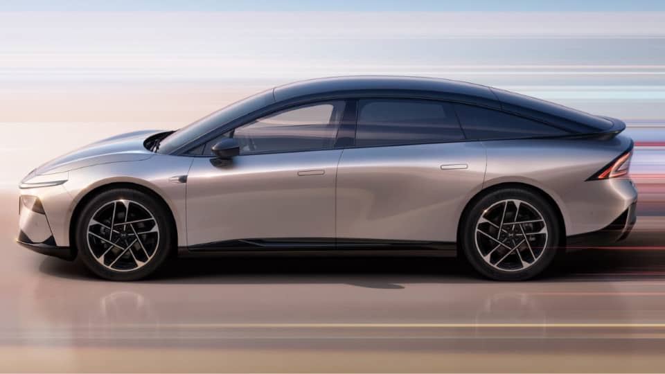 معرفی ایکس پنگ P7+