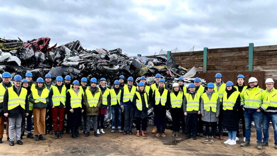 استفاده از مواد بازیافتی در محصولات آینده ب ام و