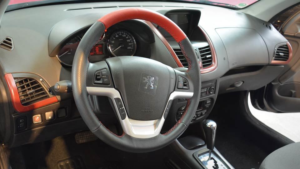 بررسی پژو 207MC دو رنگ سقف قرمز (مولتی کالر)