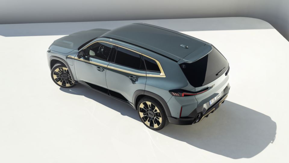 طراحی ب ام و XM