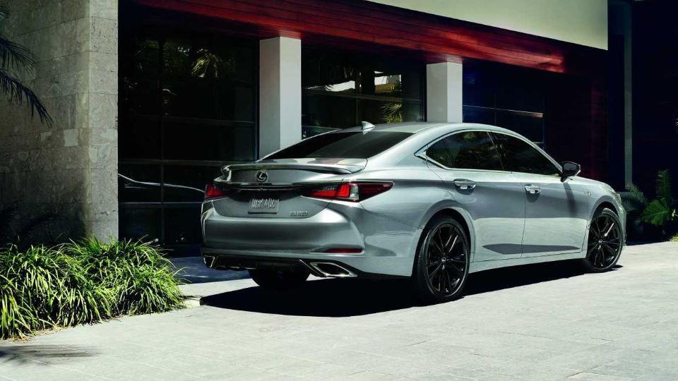 معرفی لکسوس ES مدل 2023