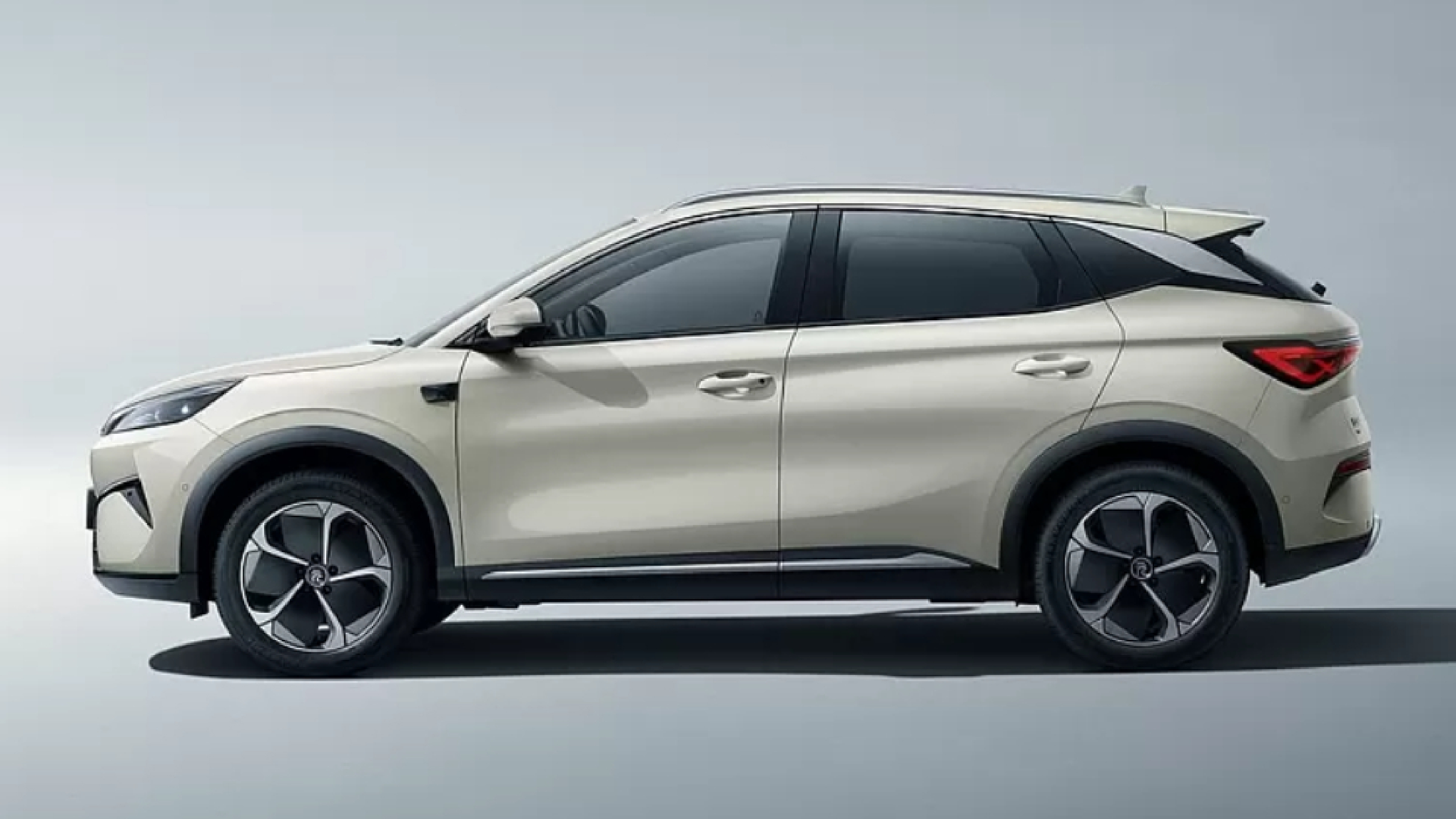 بروزرسانی بی وای دی یوان پلاس