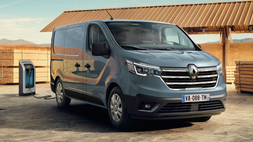 معرفی نسخه برقی رنو ترافیک