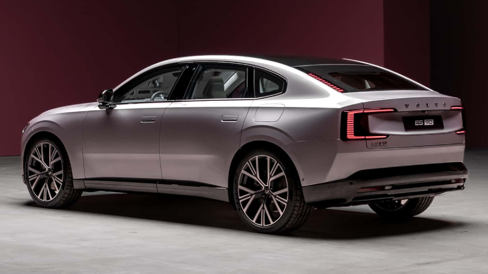 معرفی ولوو ES90