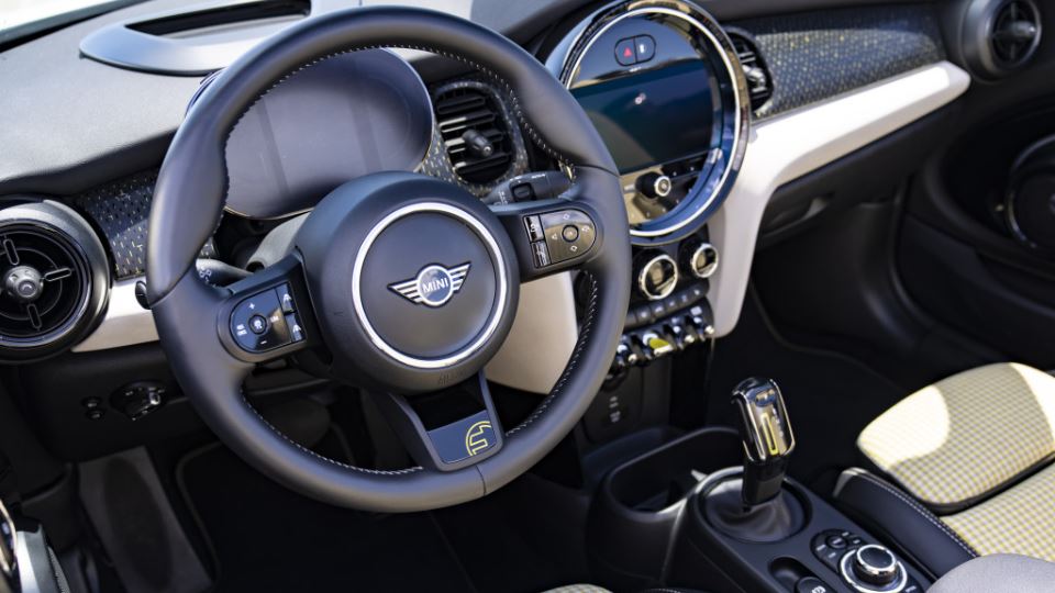 معرفی مینی SE کانورتیبل