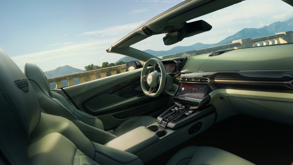 استون مارتین ونکوییش ولانته 2026