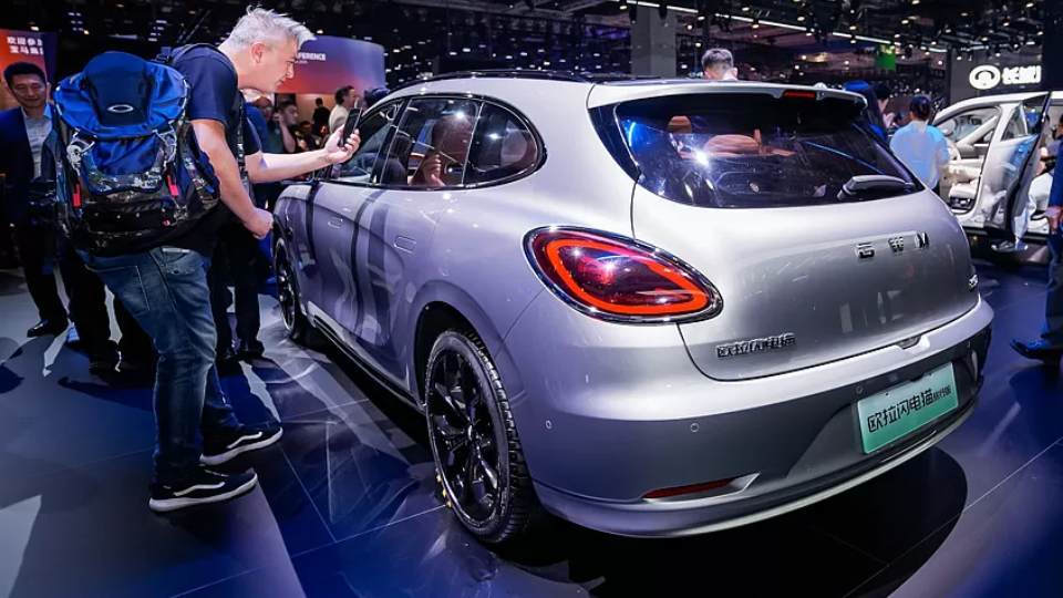 معرفی گریت وال اورا 07 استیشن