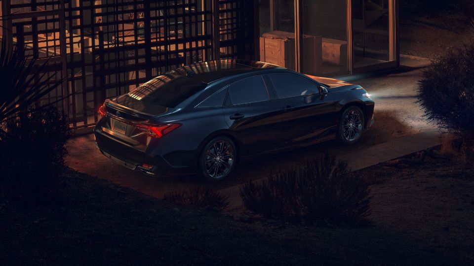 تویوتا آوالون نایت شِید