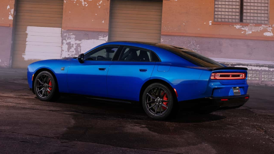 معرفی دوج چارجر سدان 2026