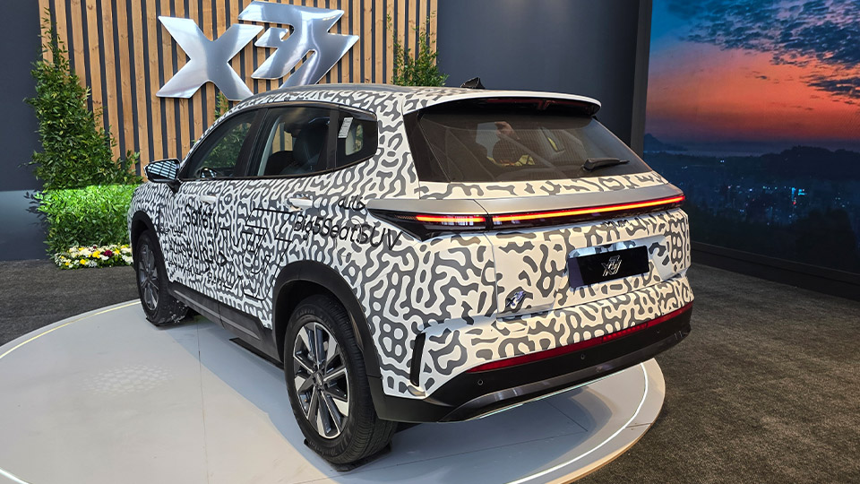 بررسی ام وی ام ایکس 77 مدیران خودرو (MVM X77)