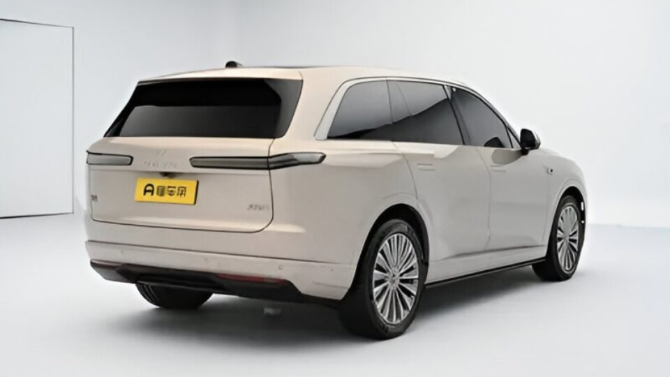 معرفی نیو انوو L90