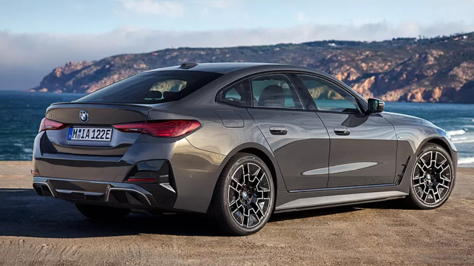 معرفی ب ام و i4 M60