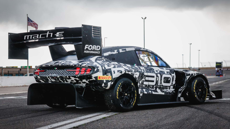 فورد ماستنگ مک-ای در پایکز پیک