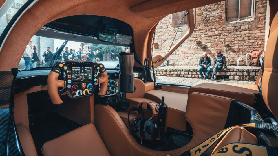 معرفی پورشه 963 RSP