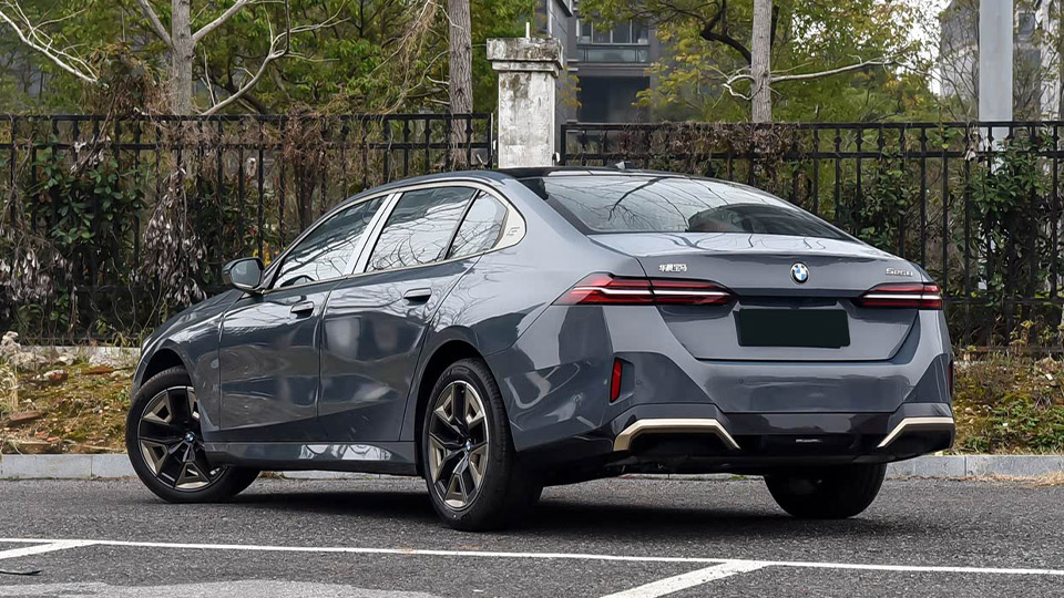 بررسی ب ام و 525 لانگ پرشیا خودرو (BMW 525Li)