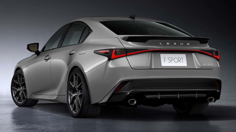 لکسوس IS مدل 2026؛ به روز رسانی به جای تغییر نسل