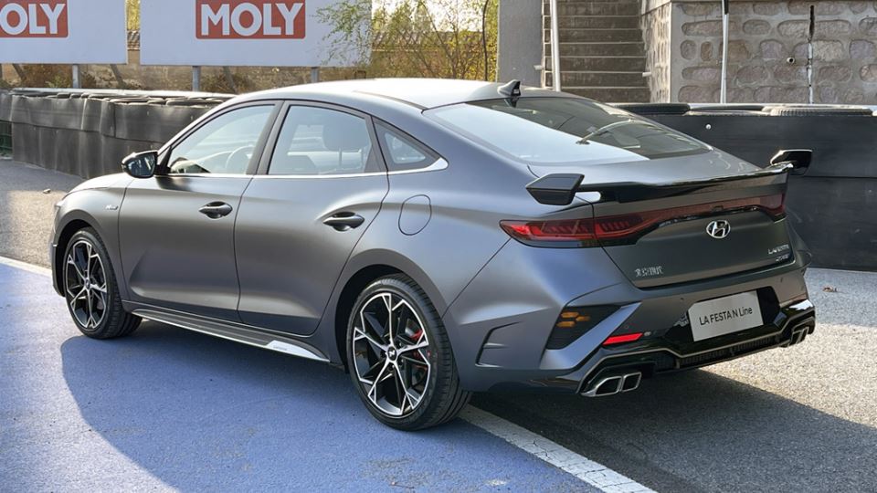 بررسی هیوندای لافستا وارداتی هرمس خودرو