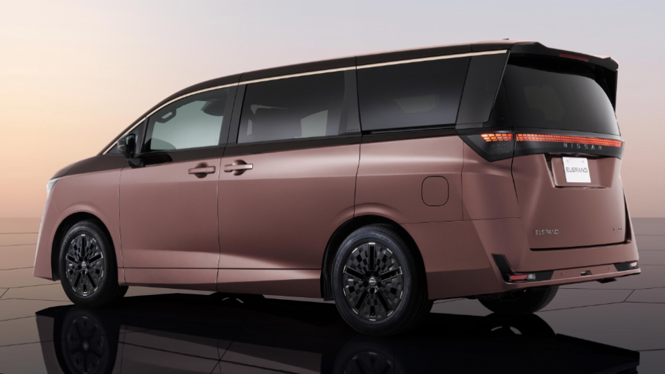 معرفی نیسان الگرند 2026