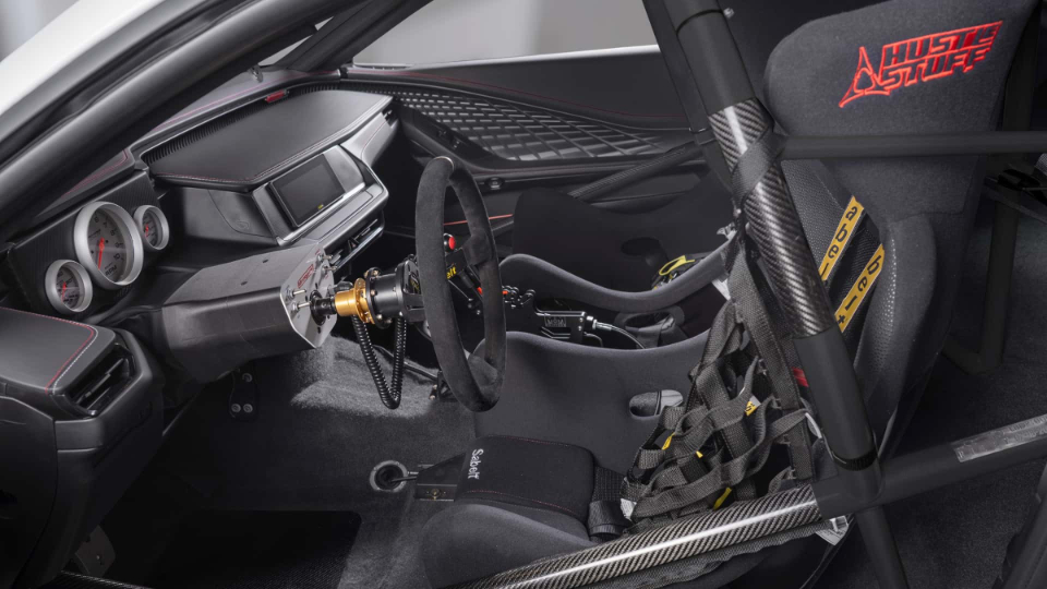 بازگشت دوج چارجر با پیشرانه V8 برای رقابت در مسابقات درگ