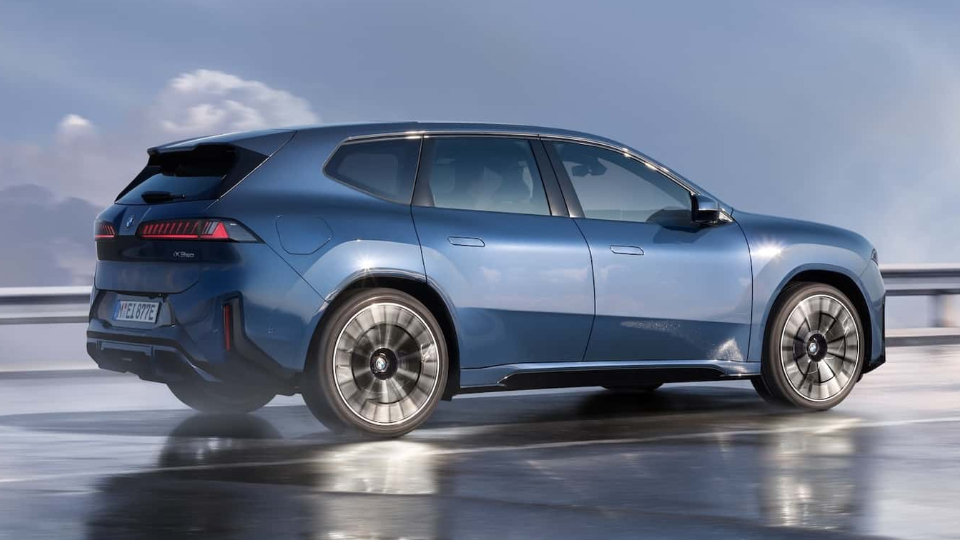 ب ام و iX3؛ پیشگام برای ورود به عصر جدید