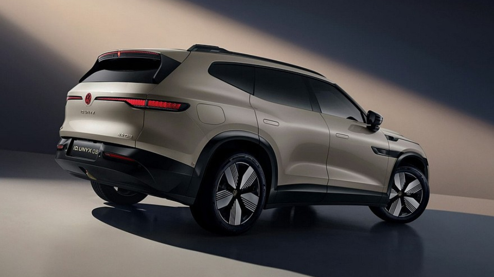 انتشار نخستین تصاویر از فولکس آی دی یونیکس 08