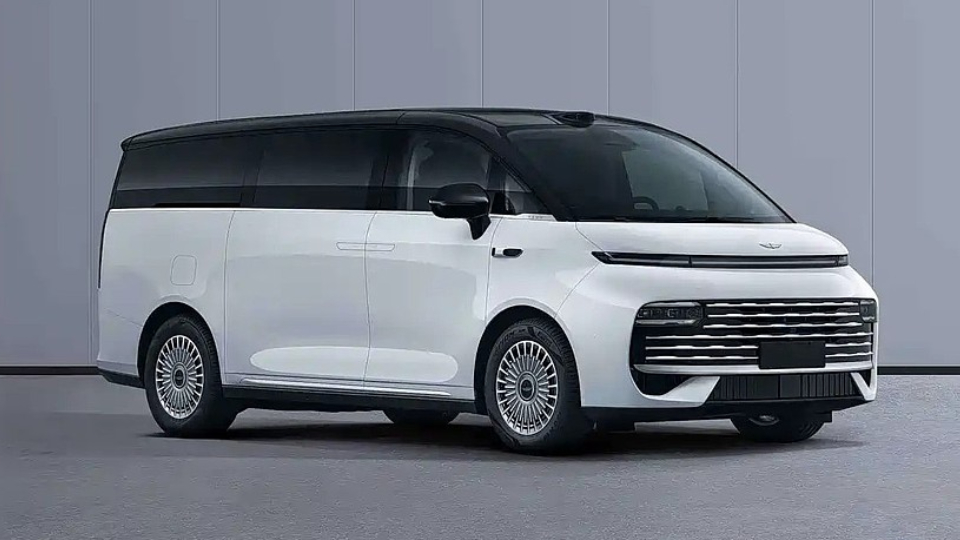 معرفی جیلی گلکسی V900؛ ونی با پیشرانه EREV