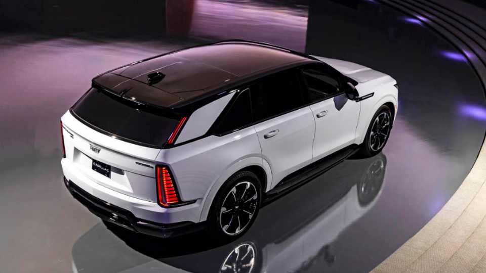 شاسی بلند برتر 2026؛ کادیلاک اسکالید IQ