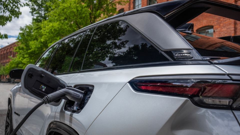 جیپ واگونییر S