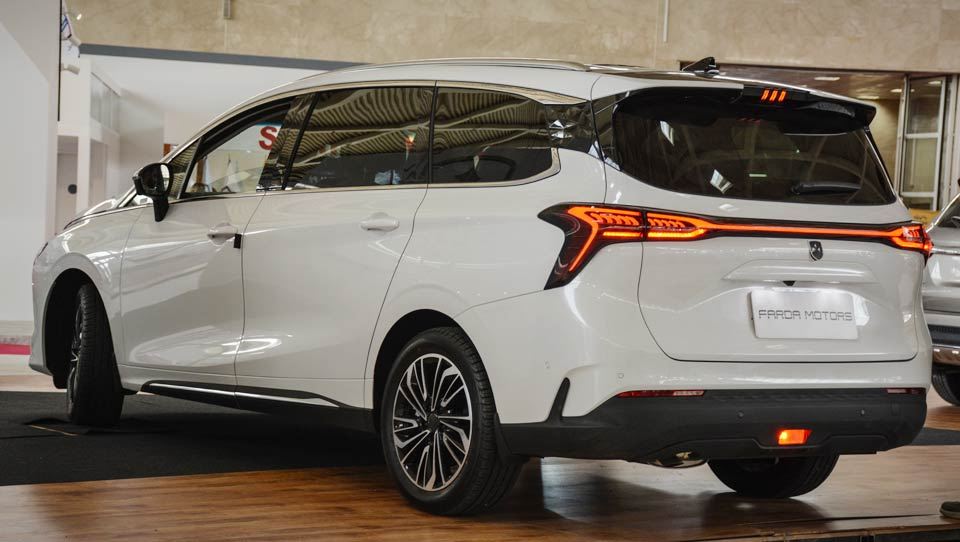 بررسی ون اف ام سی سوبا M4 فردا موتور (Suba M4)