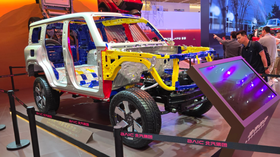 معرفی بایک BJ40e