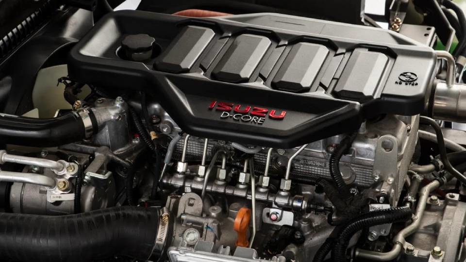 بررسی کامیونت آترا 6 تن آرتابان دیزل (AMG Atra 6)