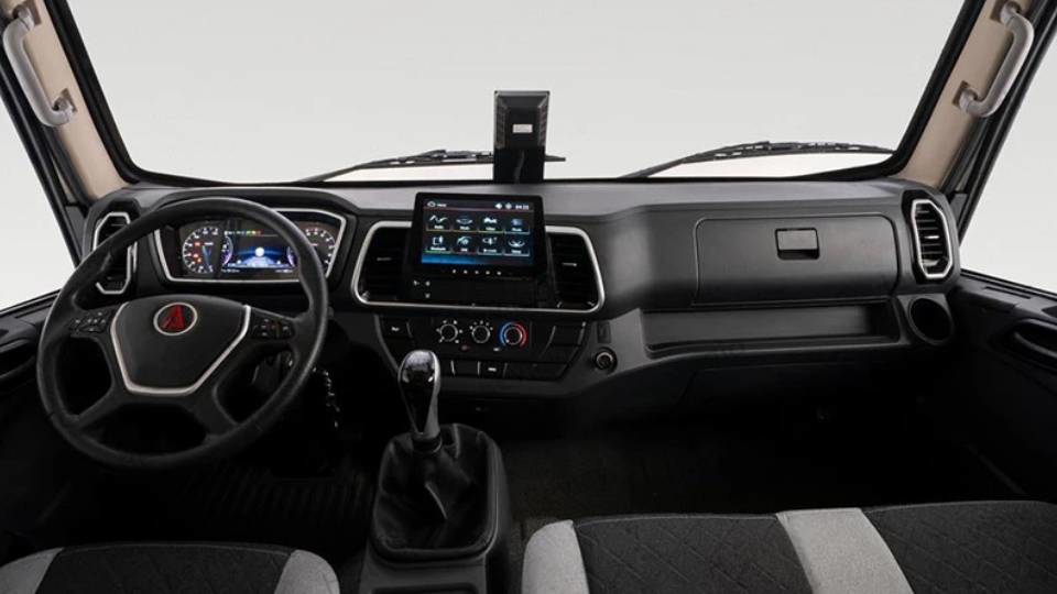 بررسی کامیونت آترا 6 تن آرتابان دیزل (AMG Atra 6)