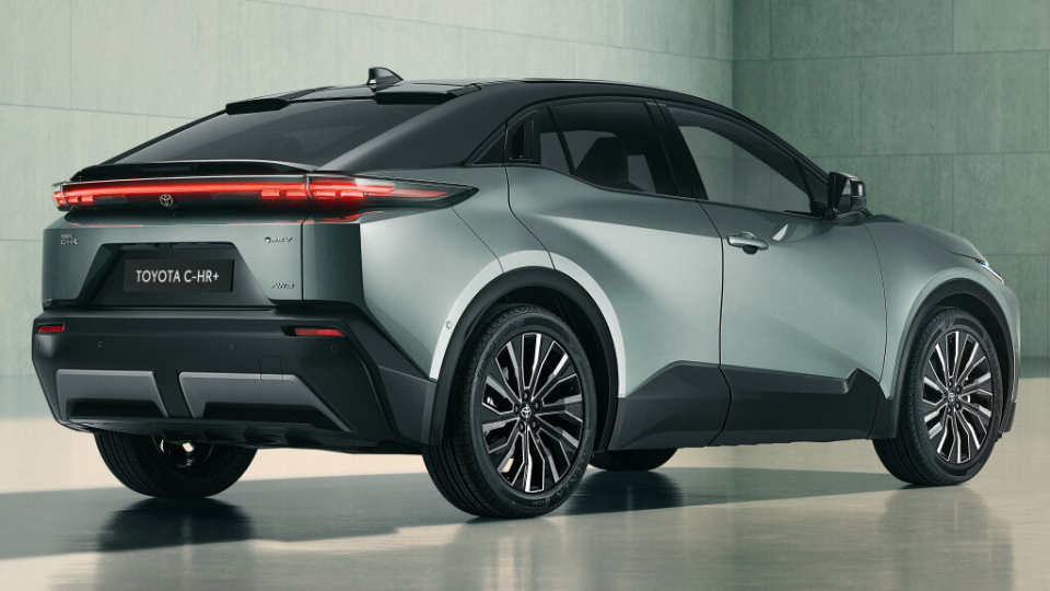 معرفی تویوتا C-HR پلاس