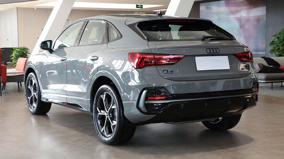 بررسی آئودی Q3 اسپرت‌ بک نادین خودرو (Q3 Sportback)