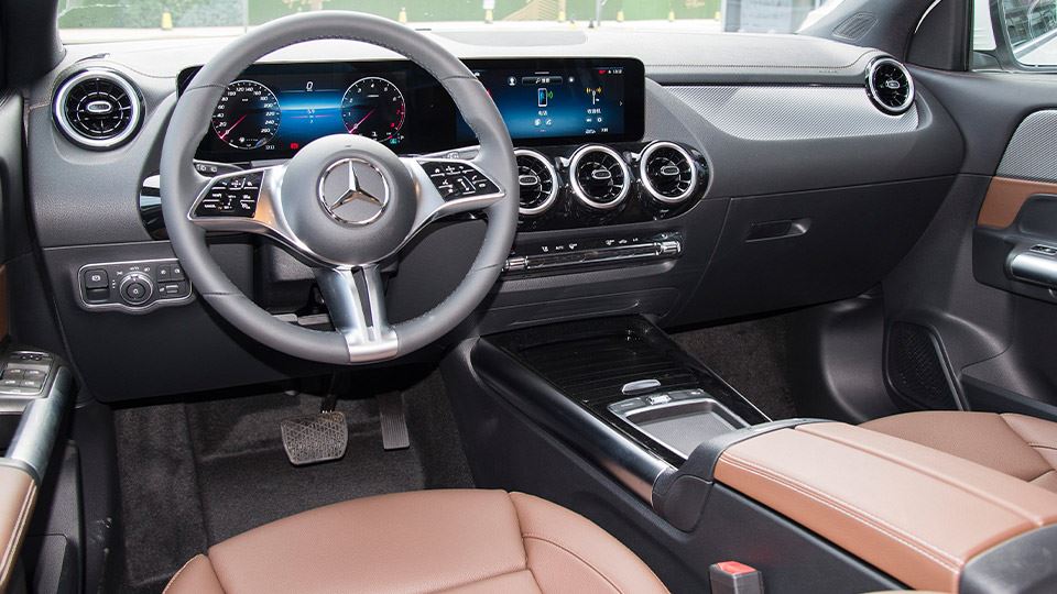 بررسی مرسدس بنز GLA200 آوانگارد راسا موتور