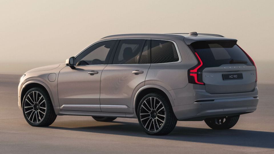 معرفی ولوو XC90 مدل 2025