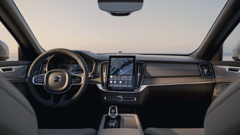 معرفی ولوو XC90 مدل 2025