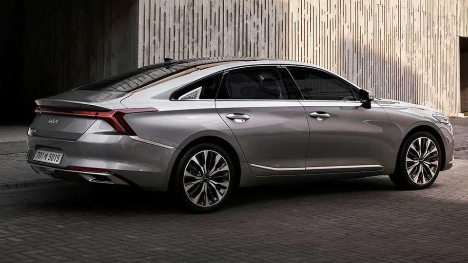 بررسی کیا کی 8 هیبرید کوشا خودرو (Kia K8 Hybrid)