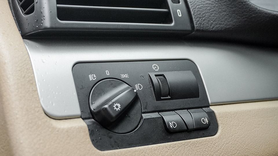 ملاقات با ب‌ام‌و 325i E46