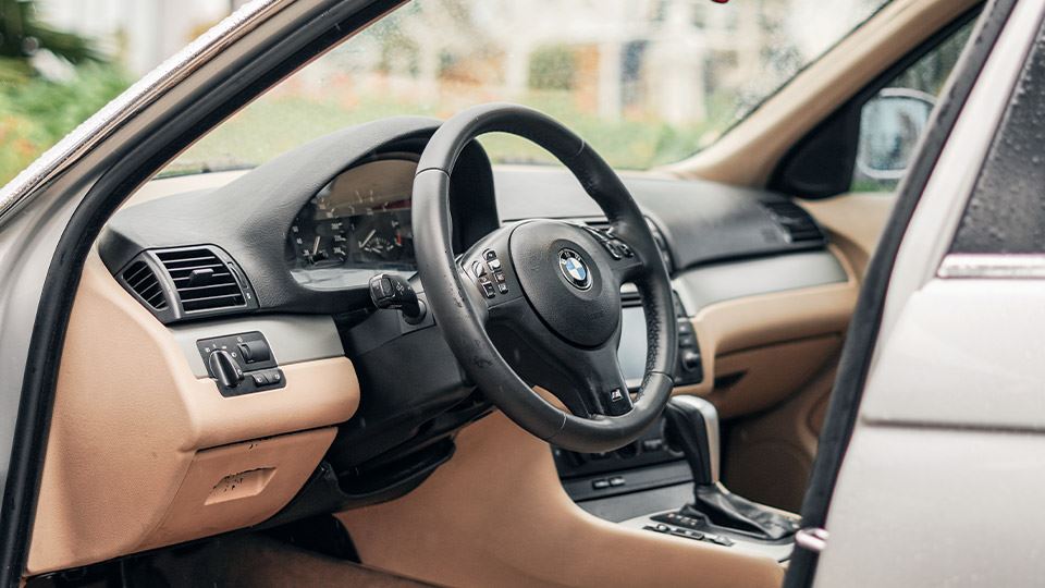 ملاقات با ب‌ام‌و 325i E46