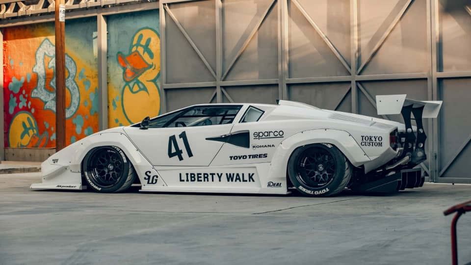 معرفی لامبورگینی کونتاش لیبرتی واک