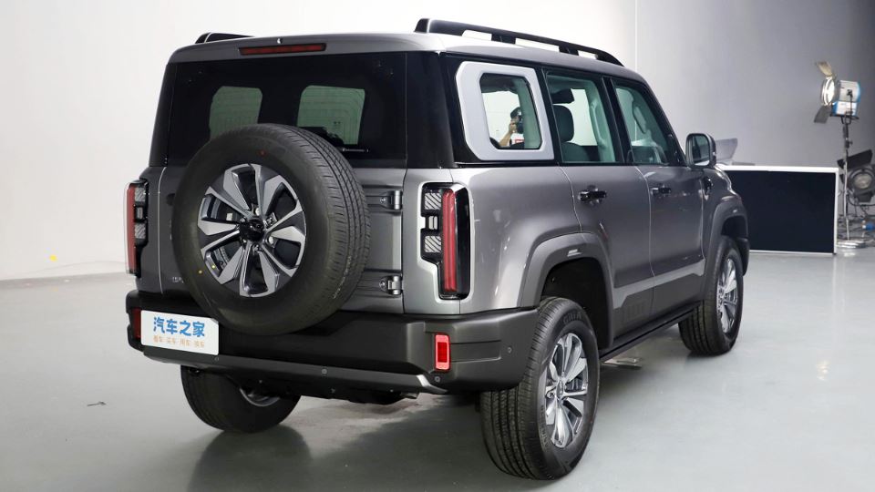 معرفی نسل دوم بایک BJ40
