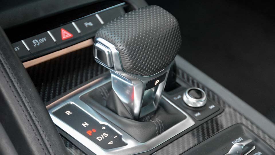 بررسی آئودی R8 V10 Plus مدل 2022 در تهران