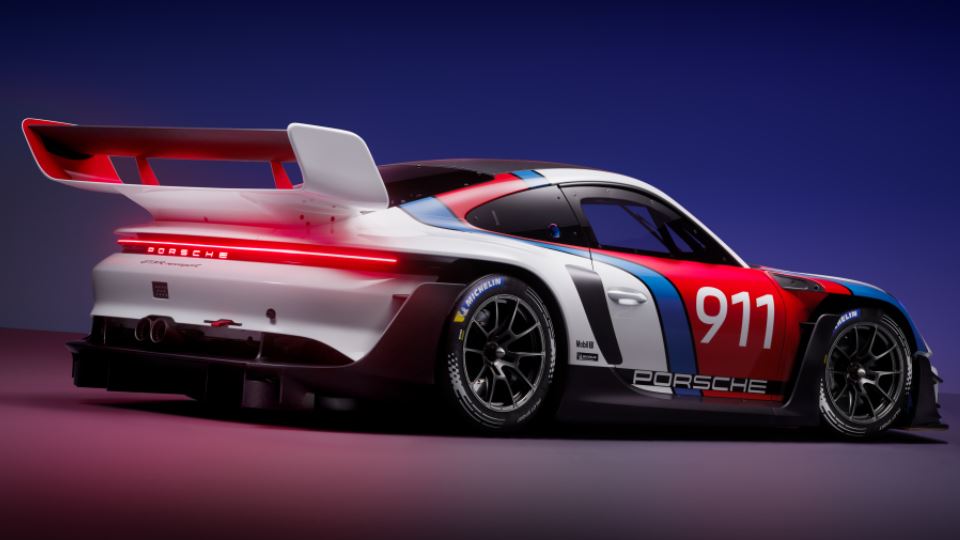 پورشه 911 GT3 R غیرقانونیِ غیرقانونی