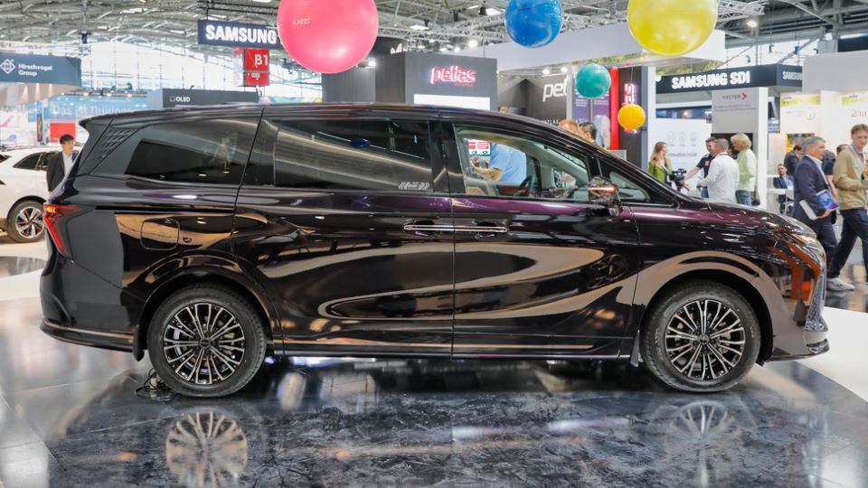 معرفی دانگ فنگ فورتینگ U-Tour V9